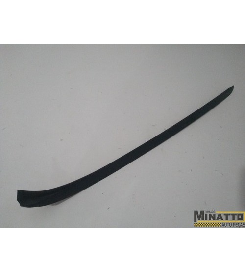 Aplique Frizo Ext. Coluna Parabrisa Dian/dir Bmw 320i 2011