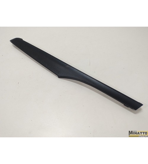 Acabamento Externo Tras/dir Toyota Corolla Cross Gr-s 2023