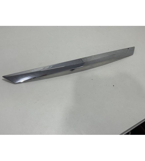 Aplique Tampa Traseira Nissan Sentra Sl 2019