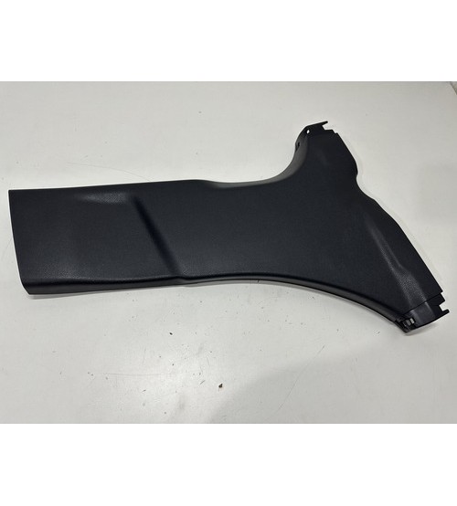 Acabamento Coluna Inferior Tras/dir Toyota Corolla Xei 2024