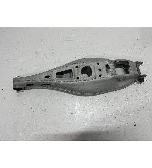 Bandeja Tras/dir Gm Equinox Premier 1.5t Awd 2022