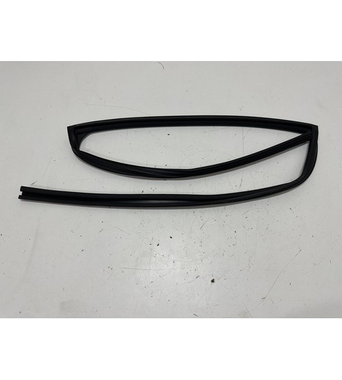 Borracha Canaleta Vidro Da Porta Tras/esq Gm Onix Pr2 2024