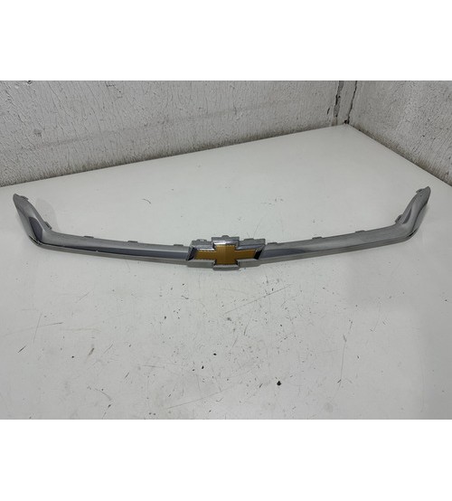 Friso Grade Dianteira Gm Onix Pr2 2024 Cinza Brilhante