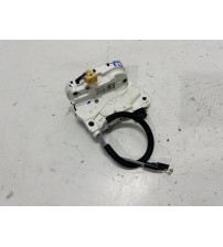 Fachadura Da Porta Tras/dir Gm Onix Pr2 Hatch 2024